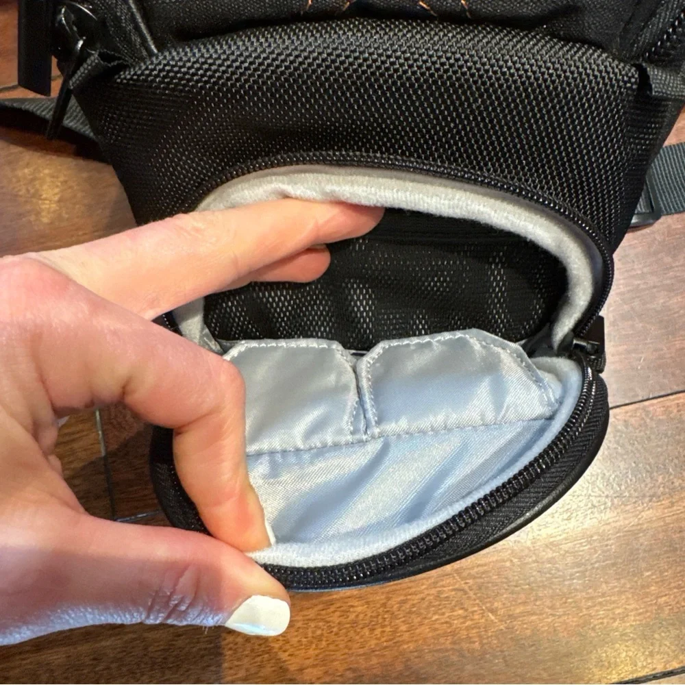 Amazon Basics Holster Camera Case Bag for DSLR Cameras Black Detachable Strap
