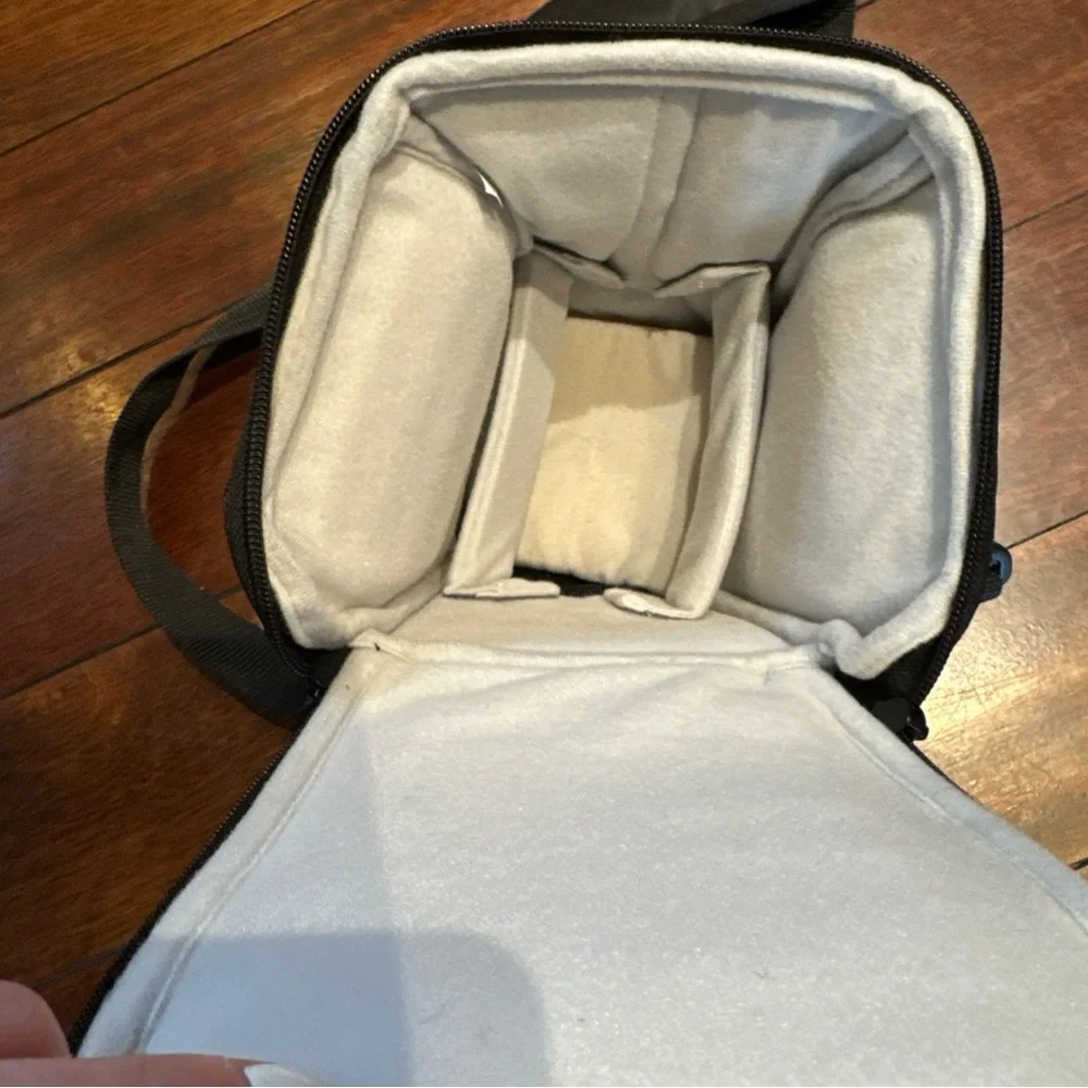 Amazon Basics Holster Camera Case Bag for DSLR Cameras Black Detachable Strap