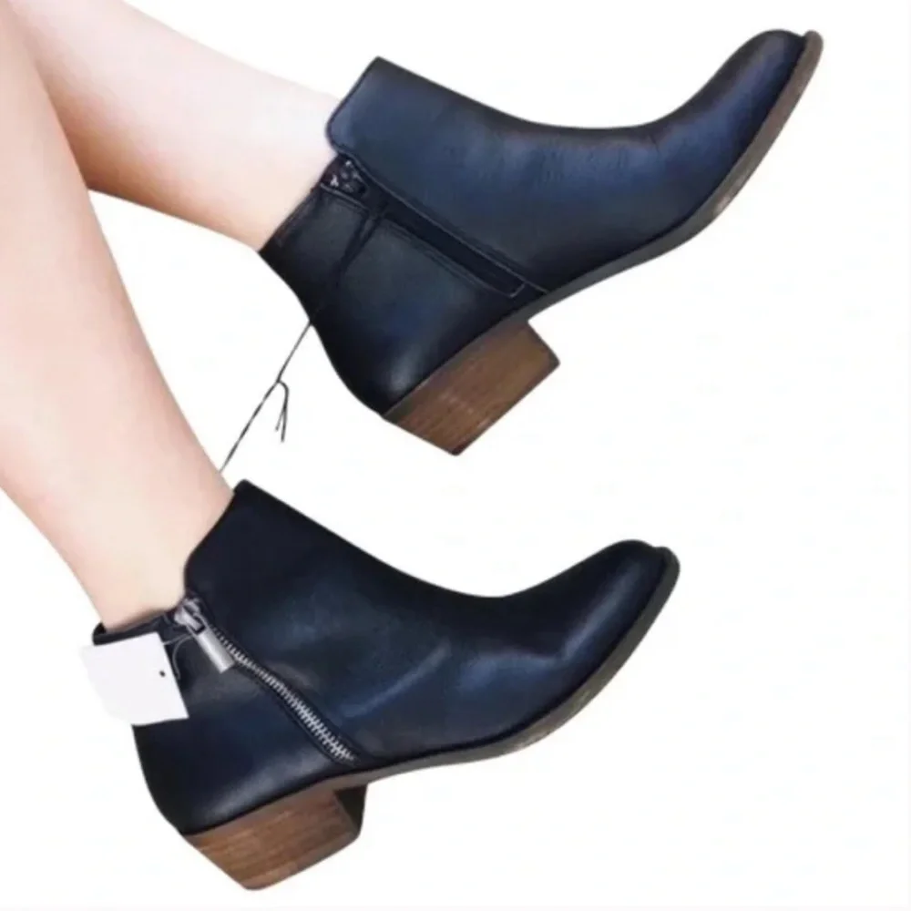 Kensie Women’s Black Ghita Leather Ankle Booties, size 7.5