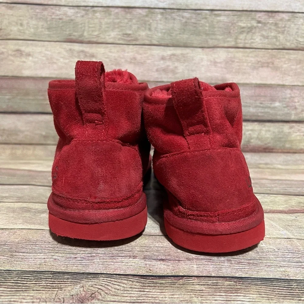 UGG see red please