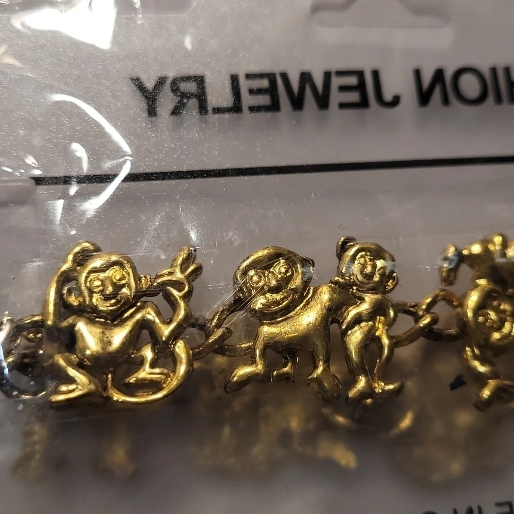 N/A gold tone