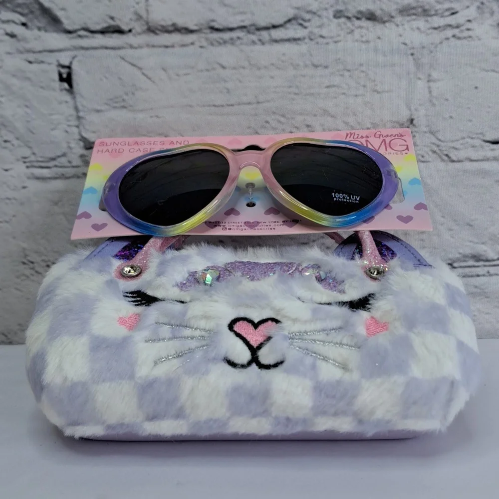 MISS GWEN'S 'OMG' HEART SUNGLASSES & FUZZY HARD CARRING CASE 'BOUGIE KITTY'