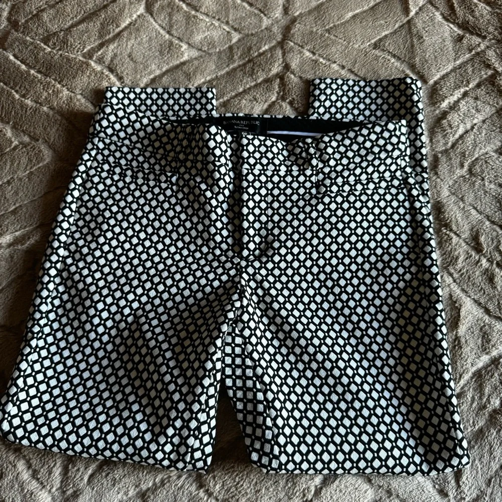 Black and White Geometric Patterned Pants EUC