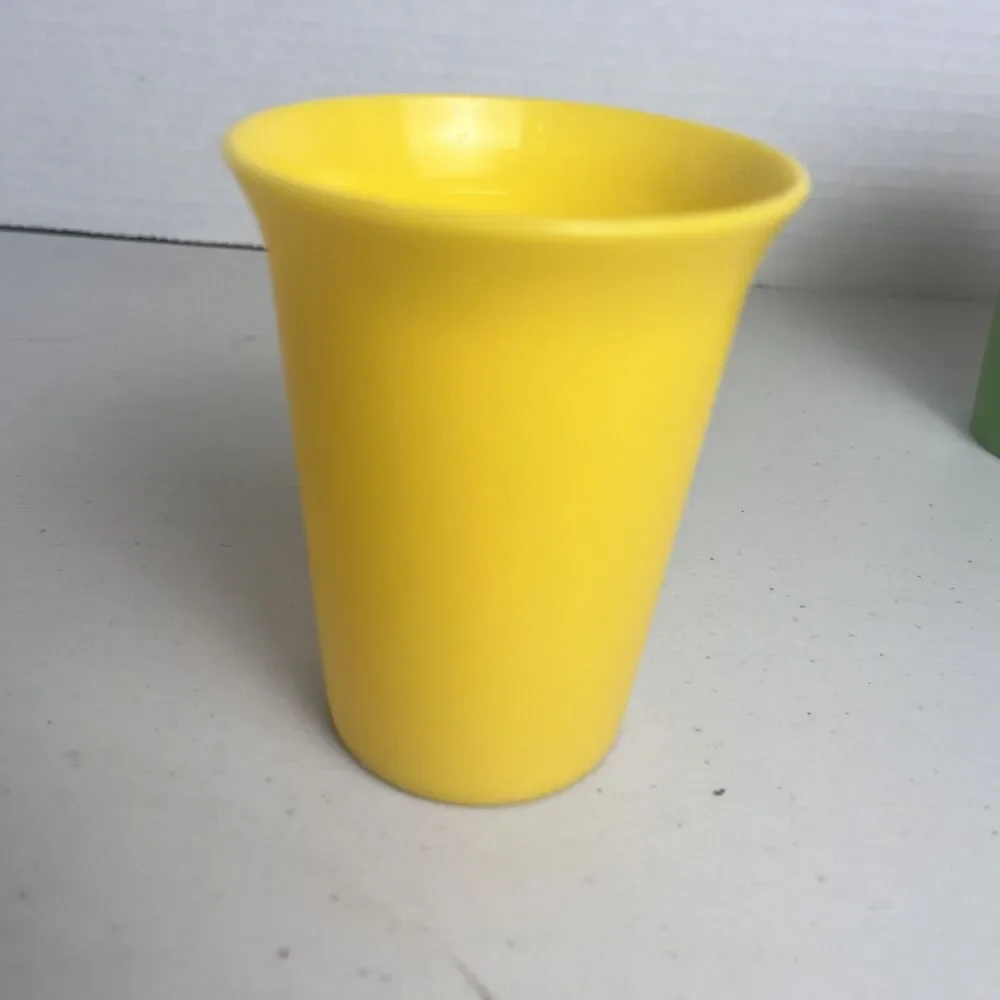 Tupperware Vintage Style Bell Tumblers 7oz Kids Cups Lot Harvest Primary COLORS