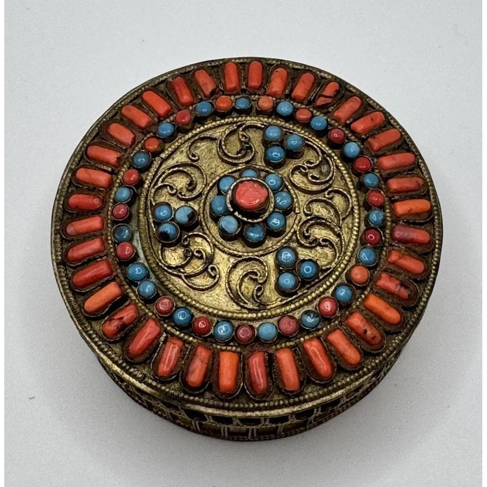 Vintage Round Brass Filigree Asian Indian Trinket Pill Snuff Box turquoise Red