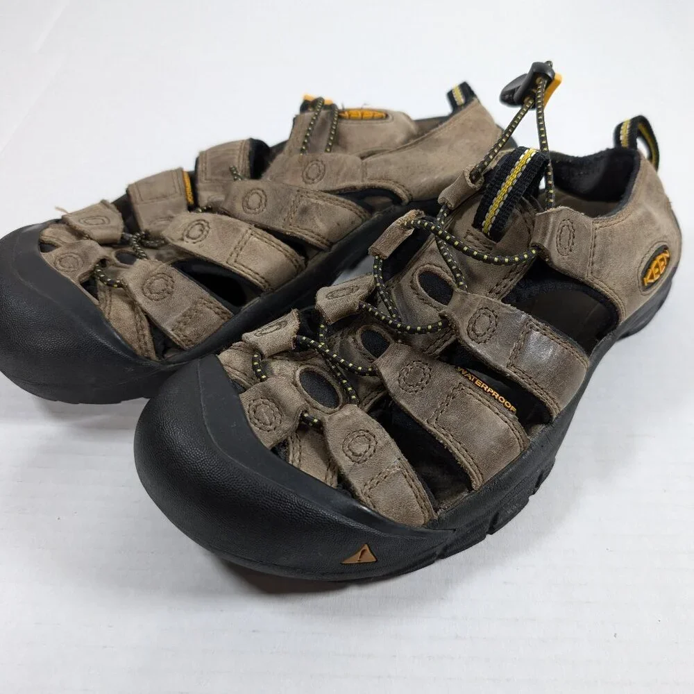 Keen Newport Bison Brown Water Shoes size 8.5 Mens