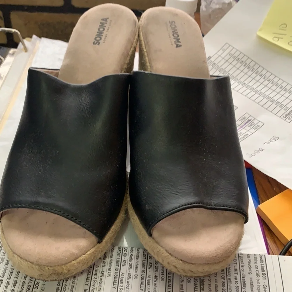 𝅺gently used Sonoma wedges
