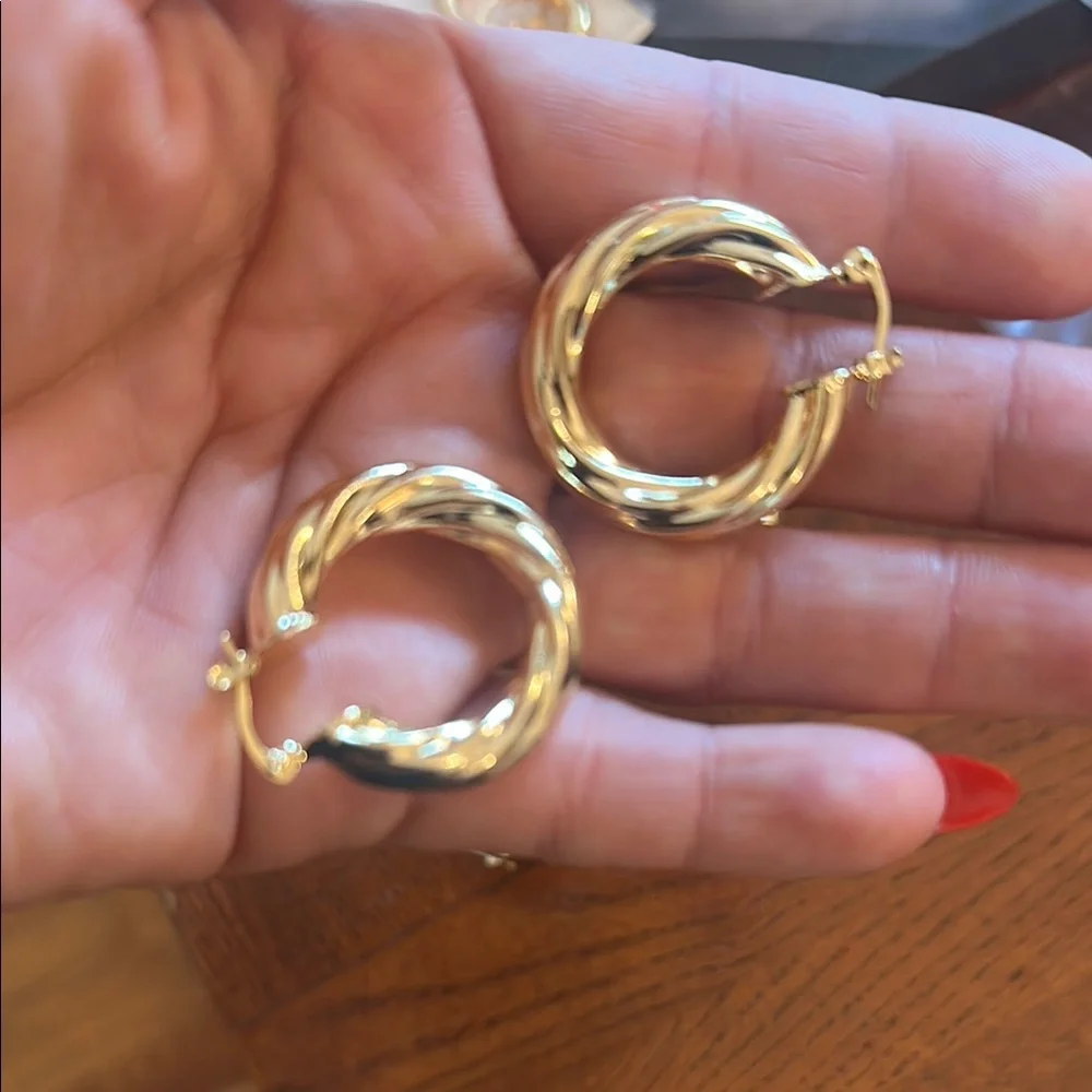 N/A elegant gold