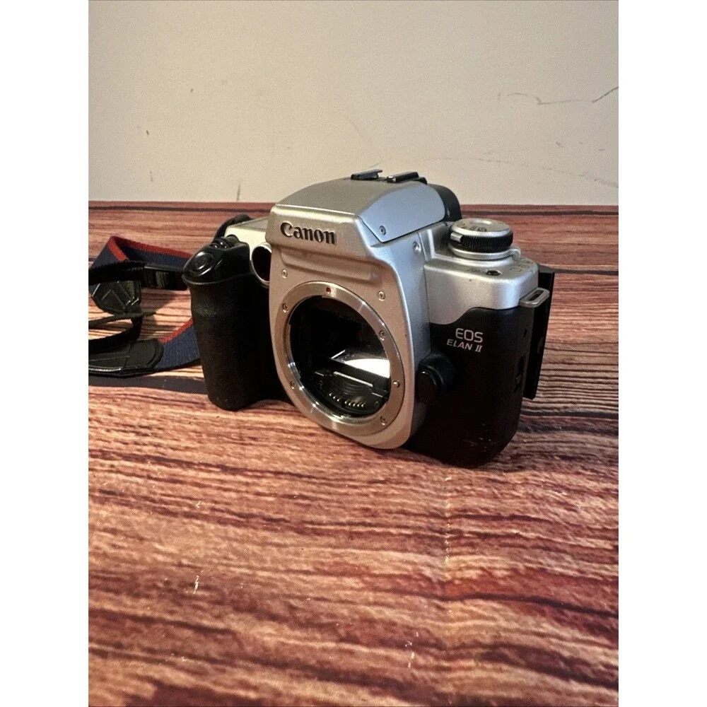 Canon EOS Elan II 35mm SLR Film Camera Body Only - READ - DOOR WON’T LATCH
