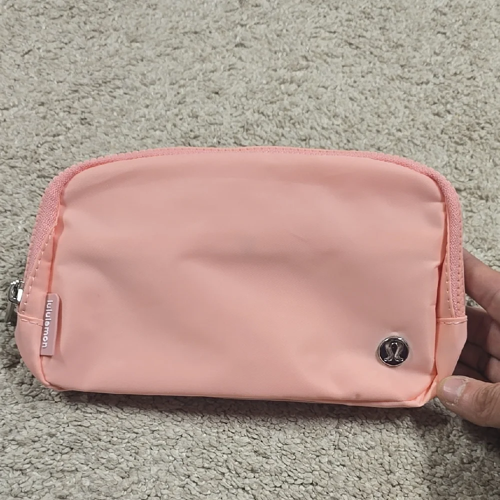 Luluemon Everywhere Belt Bag NWOT Deco Pink