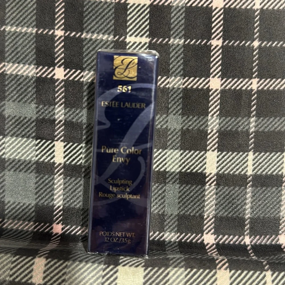 Estee Lauder nude lauder them