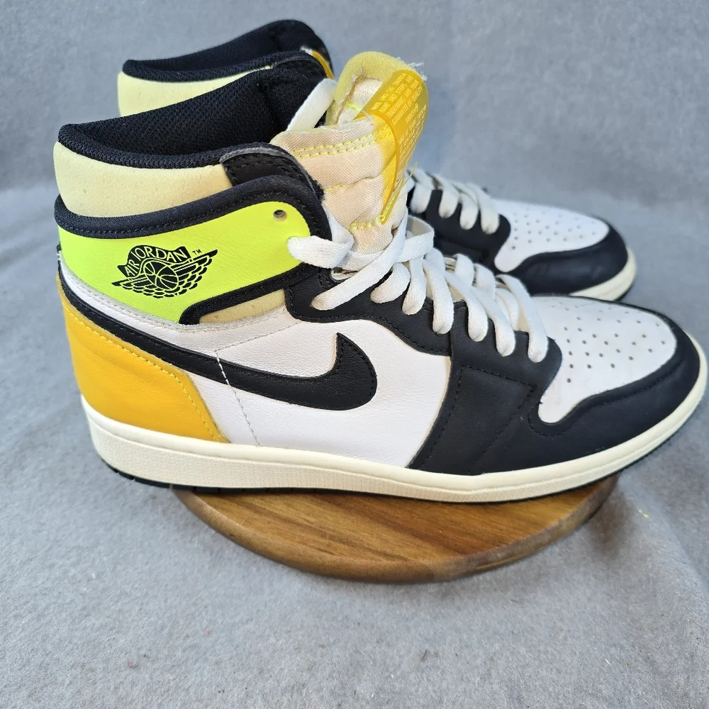 Size 8 - Air Jordan 1 High ‘Volt Gold’ - WORN WITH no BOX Shoe,snrakers
