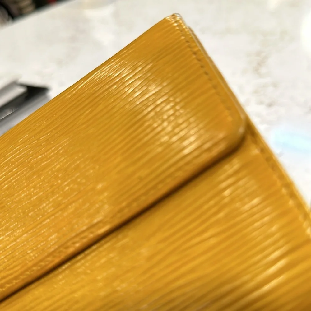Louis Vuitton euc louis