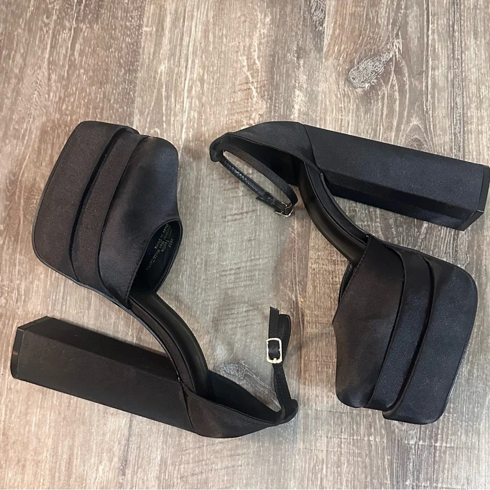 PrettyLittleThing dare stand