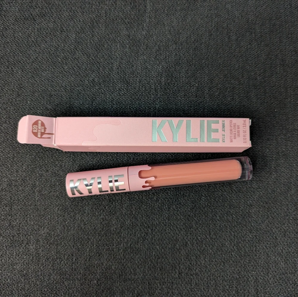 Kylie Cosmetics please see