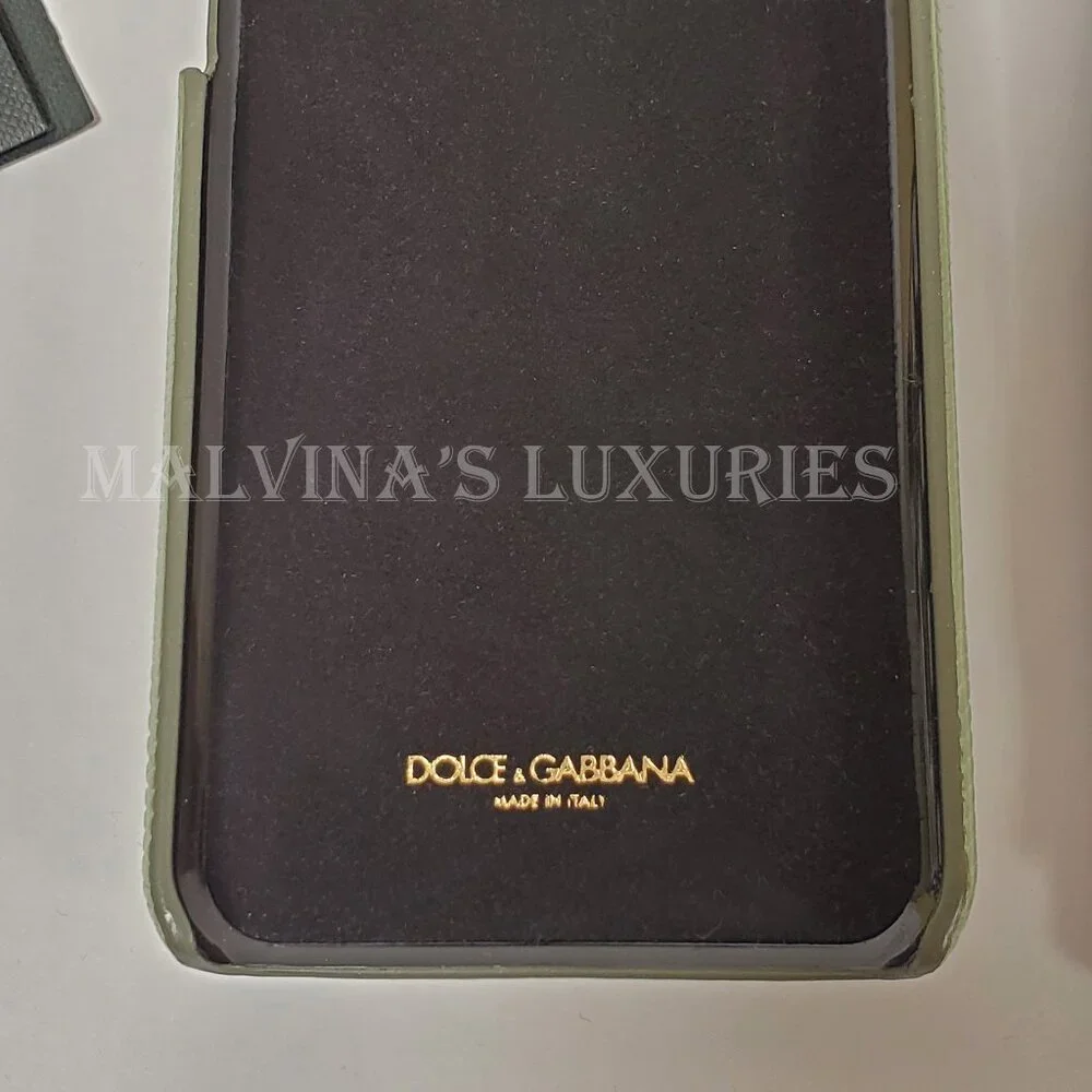Dolce & Gabbana carefully settings ourselves