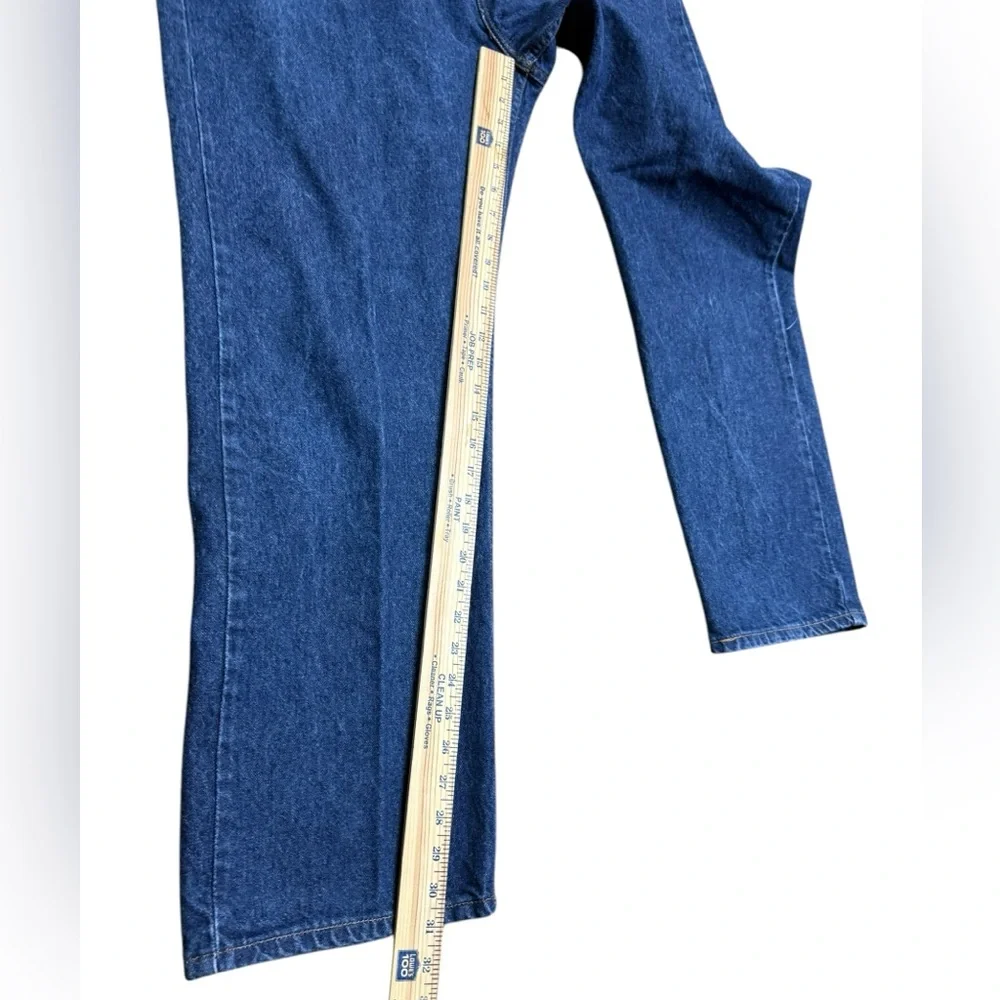 Levi’s 505 men’s size 42 x 30 regular fit straight leg denim blue jeans.