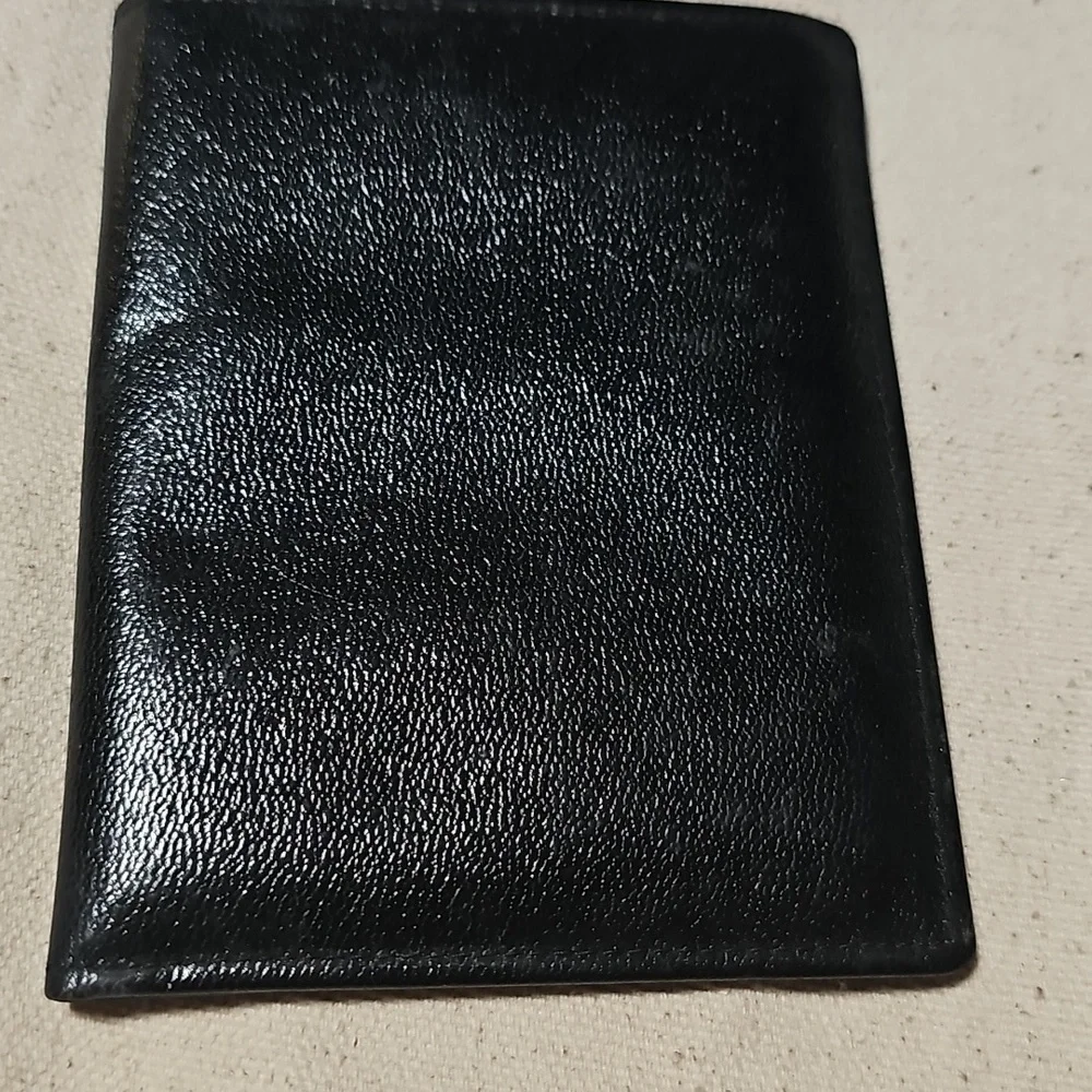 EUC Vintage Men's Black Leather Wallet with Money Clip