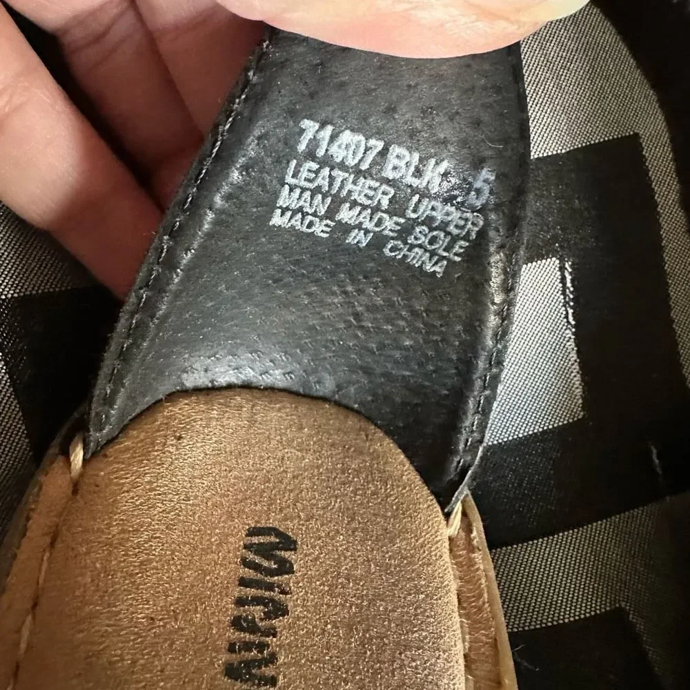 MINNETONKA Leather Southwestern Indian Sandals