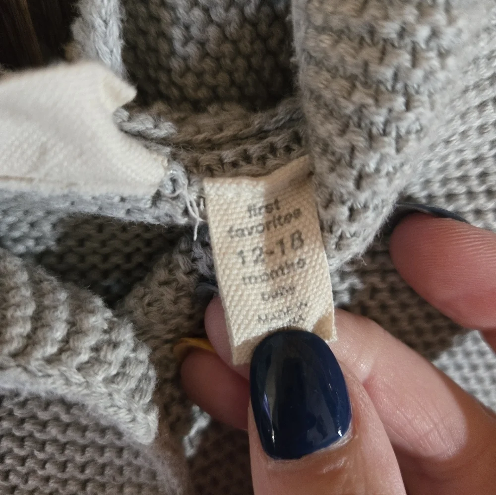 EUC 12-18mo baby gap Sweater with Hood and little ears
