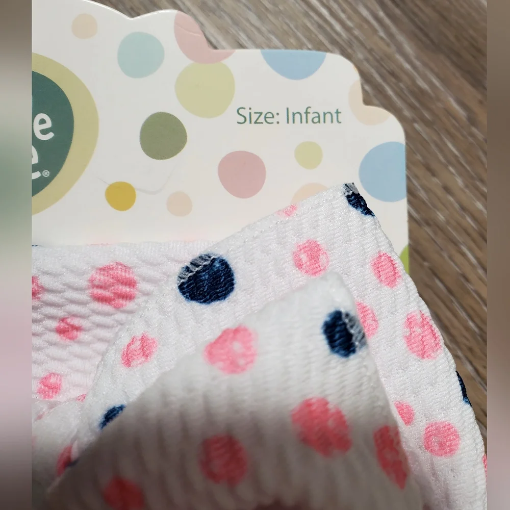Little Me •nwt coordinating bow