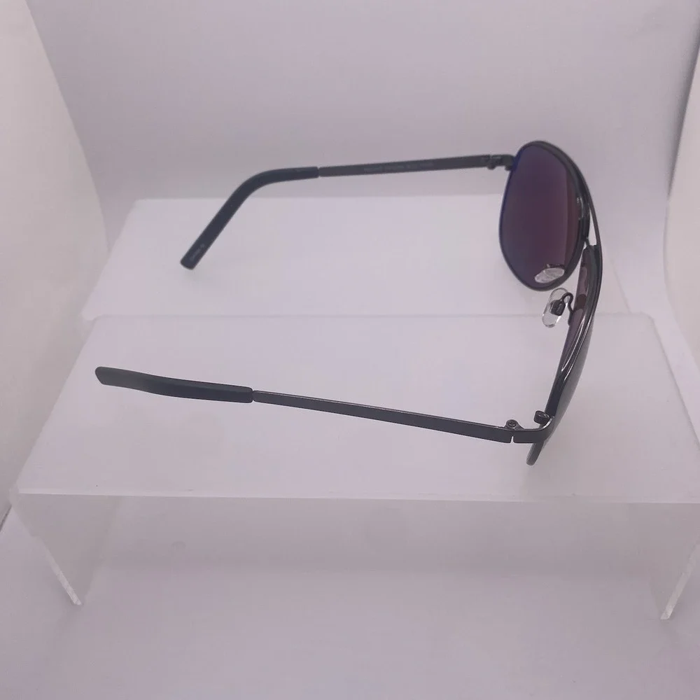 Foster Grant fashion sunglasses