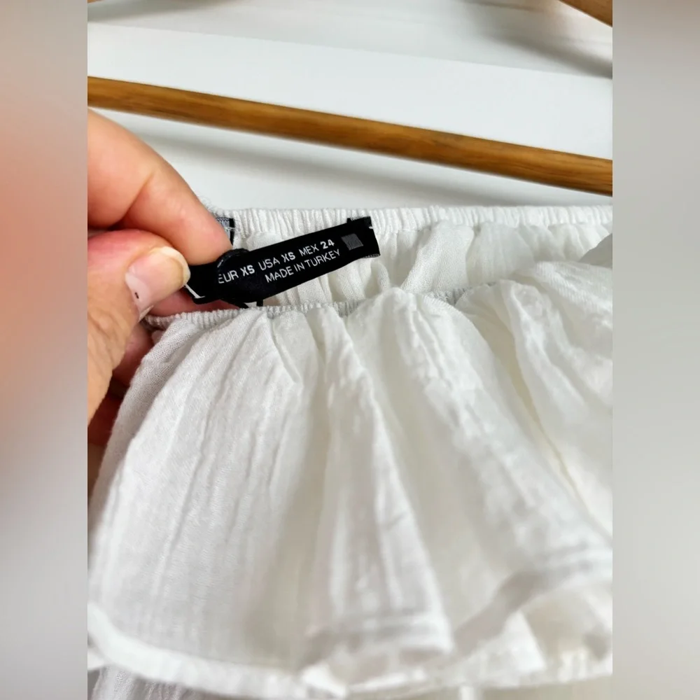 NWT Zara Ruffled off shoulder Top