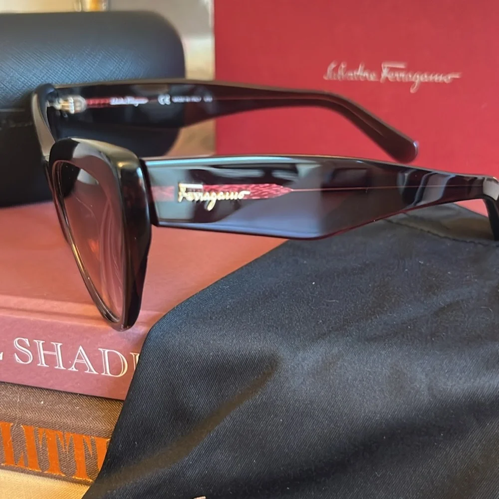 Salvatore Ferragamo nwt