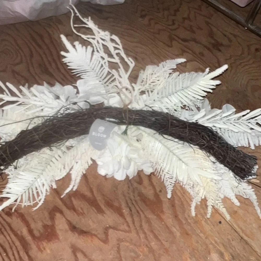 Lily Bloom wreath around curved