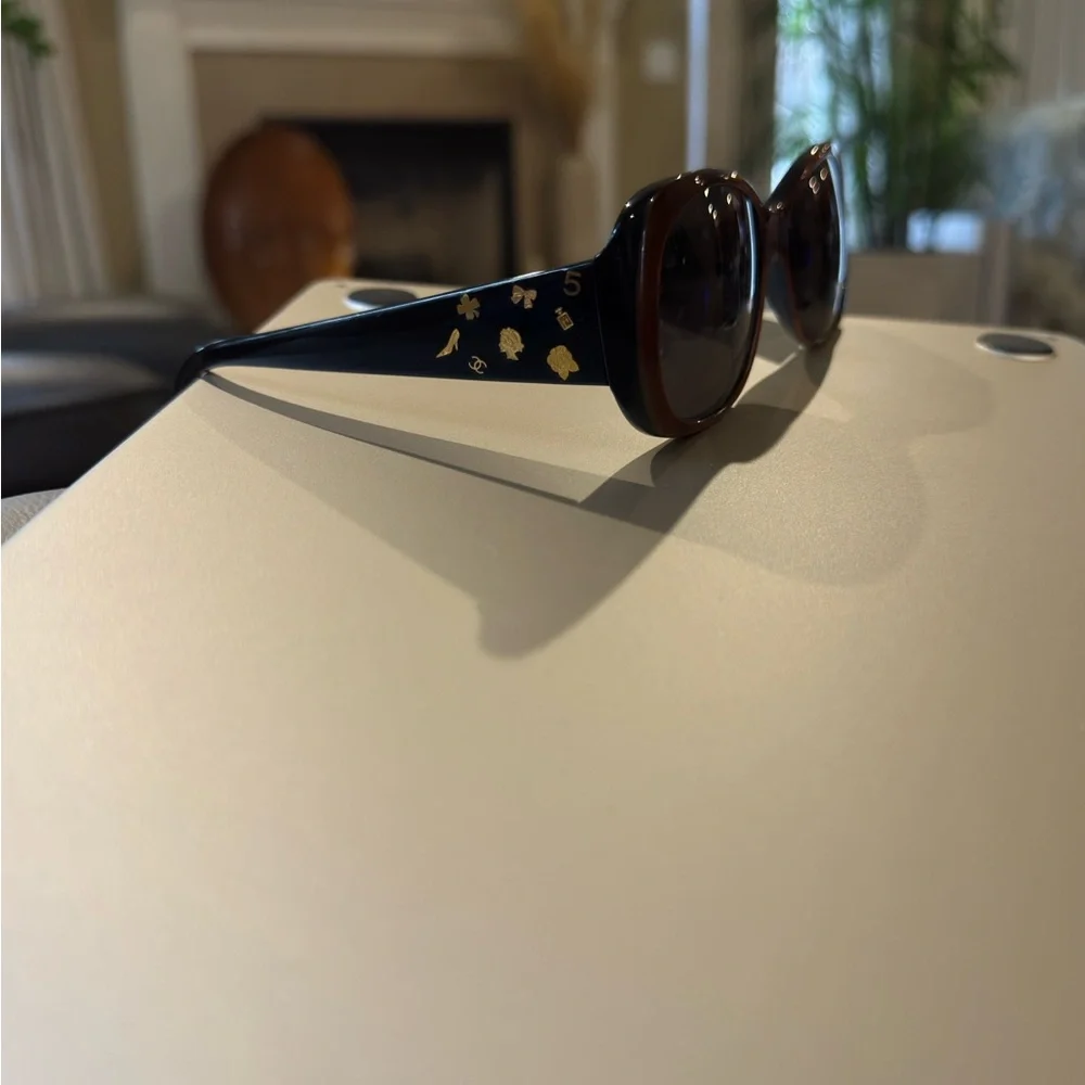 CHANEL stylish brown