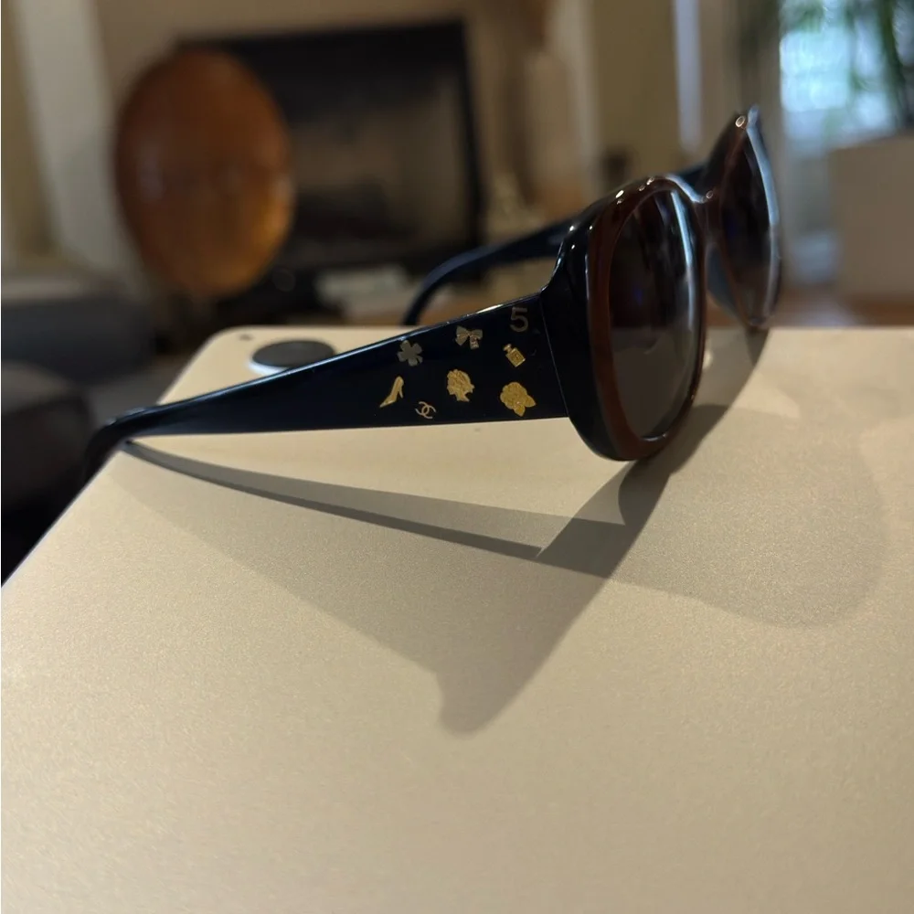 CHANEL stylish brown