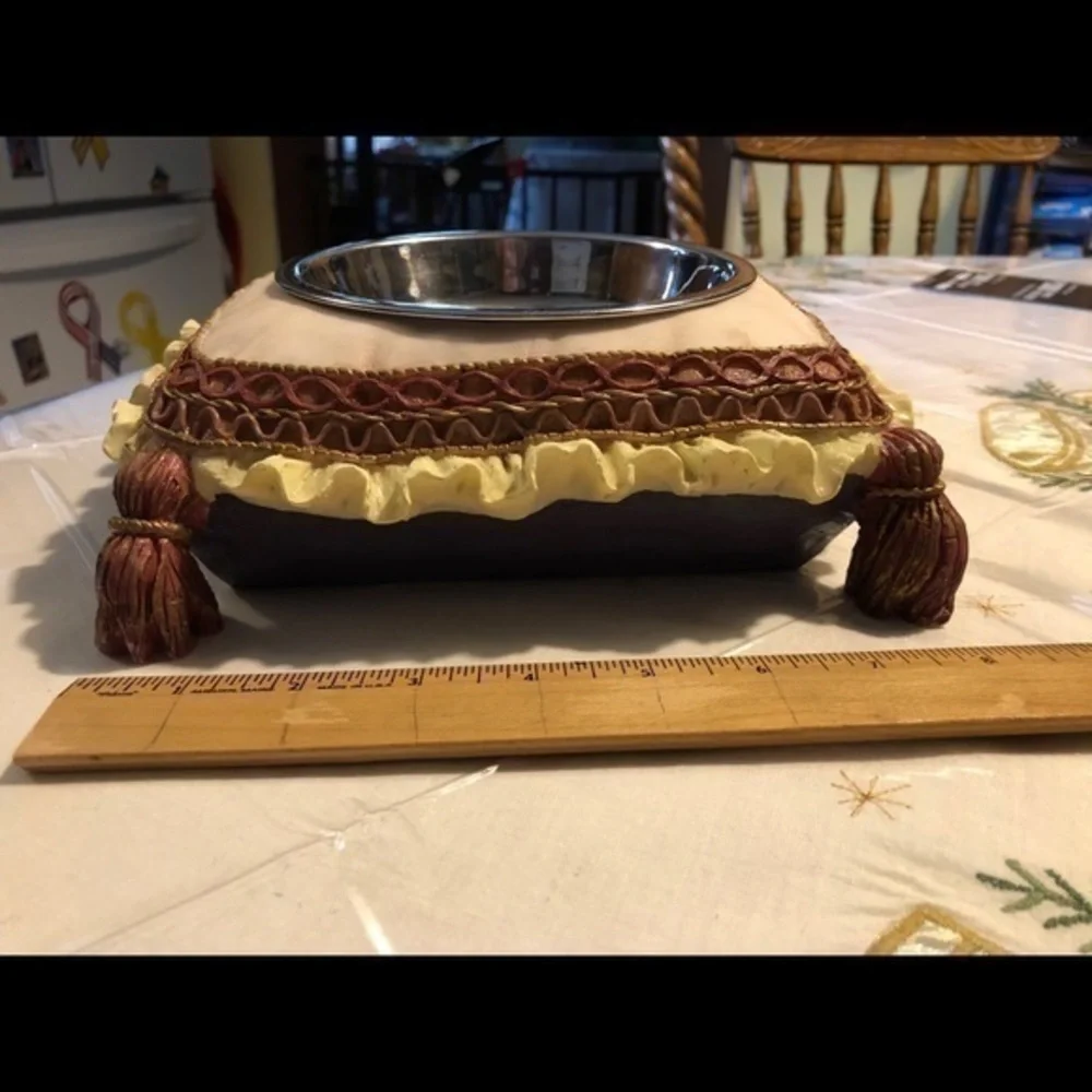 013 Pampered pet elaborate dog food bowl