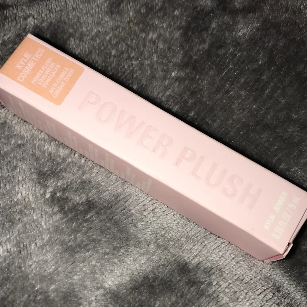 Kylie Cosmetics achieving undertones