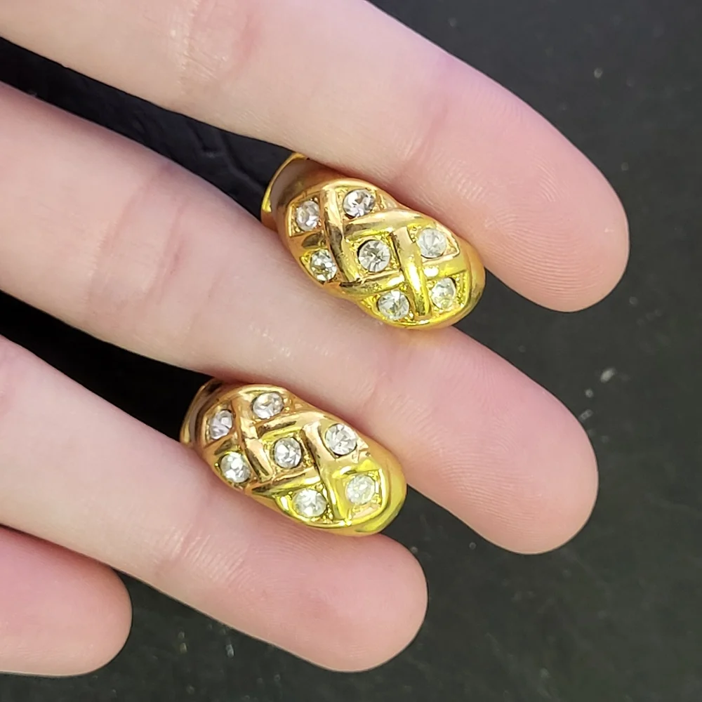 Vintage Clip On Earrings