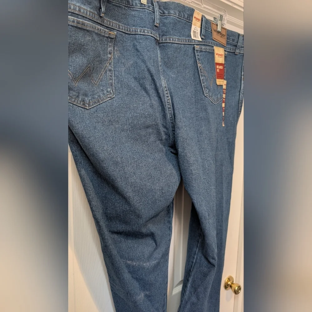 NWT Wrangler Rugged Wear Mens Big & Tall Relaxed Fit Size 56x30 Blue Jeans NEW!