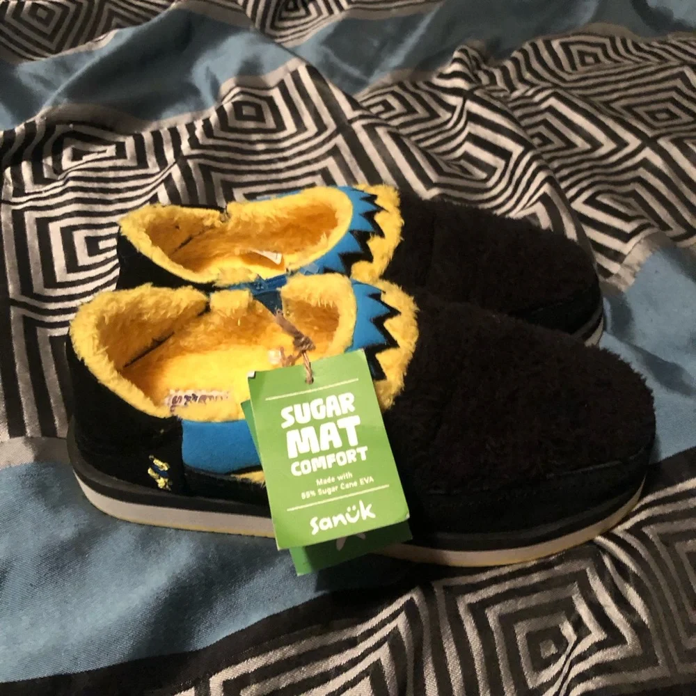 SANUK U PUFFY CHILLER LOW SM X GRATEFUL DEAD SHOE Sz 6 NWT Black Yellow