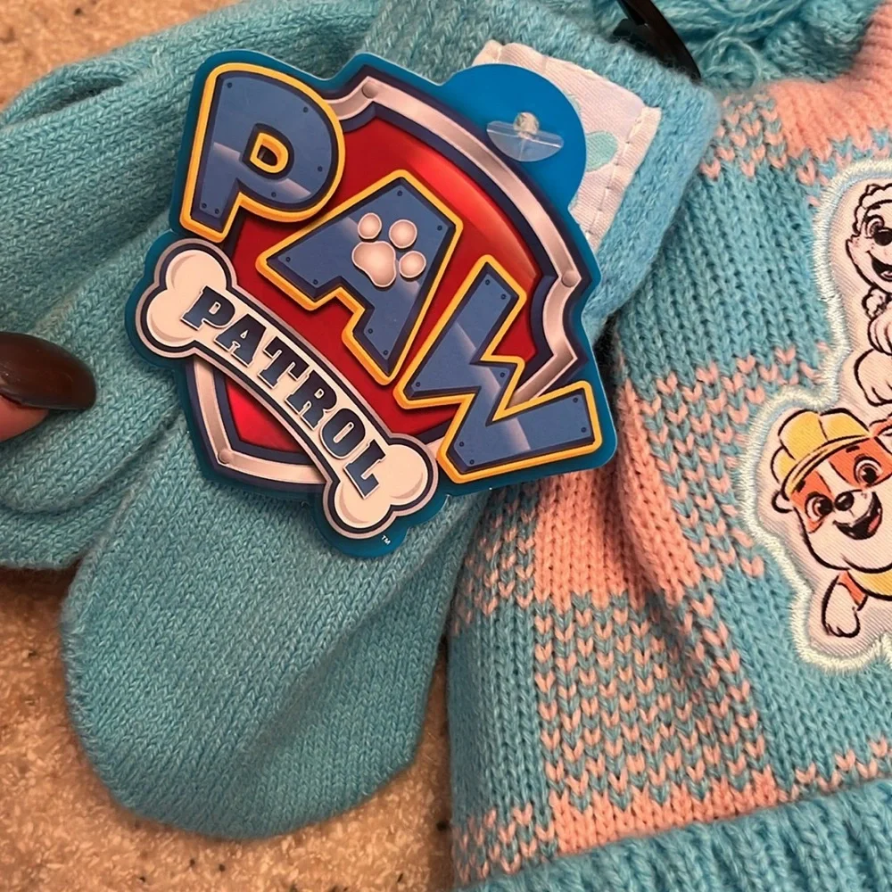 Nickelodeon brand Paw Patrol hat & mittens set- NWT