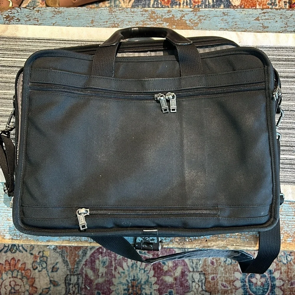 Tumi excellent padded