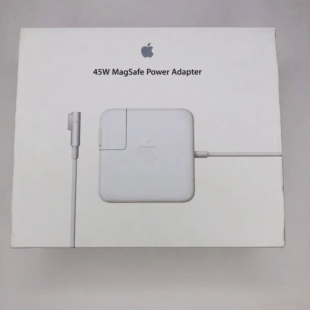 Apple mc747ll box color
