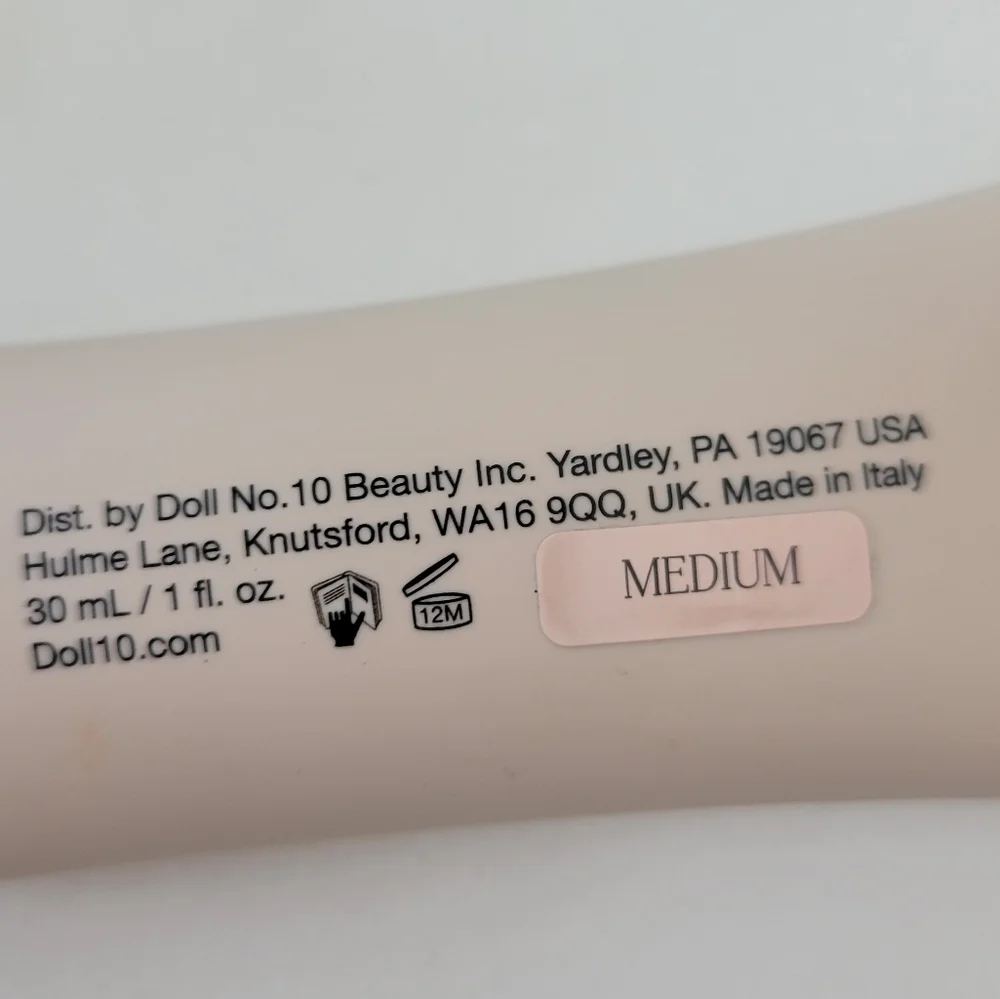 DOLL 10 Hydragel Foundation Medium NEW