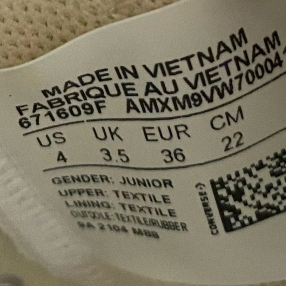 Converse sneakers chuck