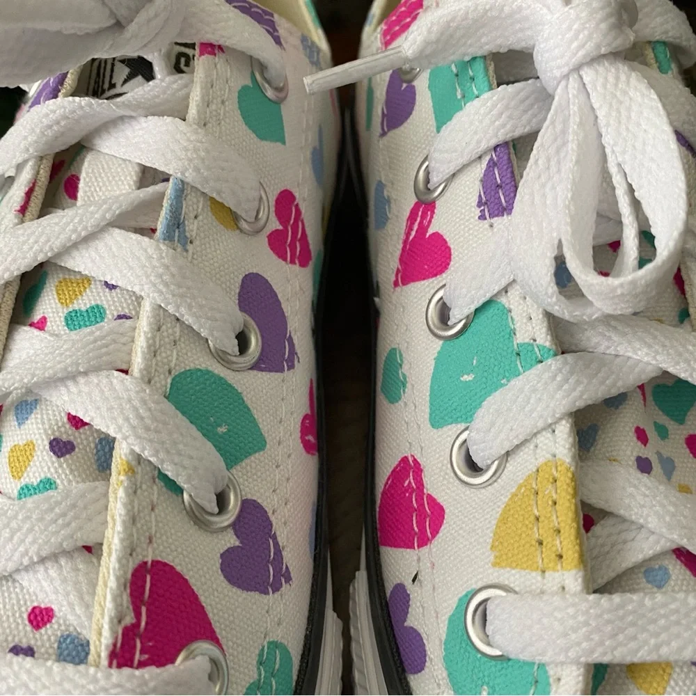 Converse sneakers chuck
