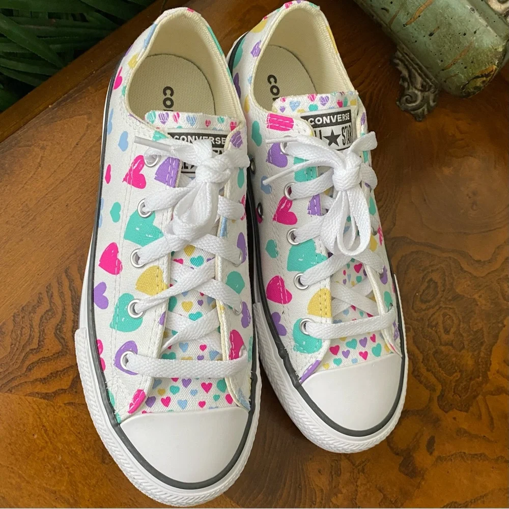 Converse sneakers chuck