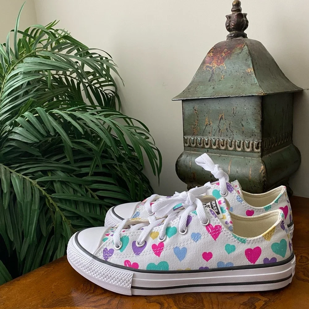 Converse sneakers chuck