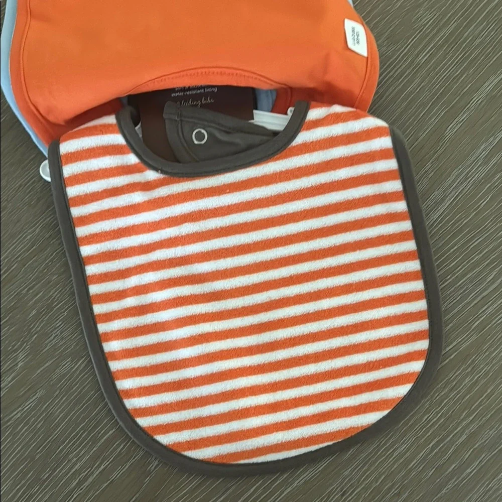 Carters carter bib