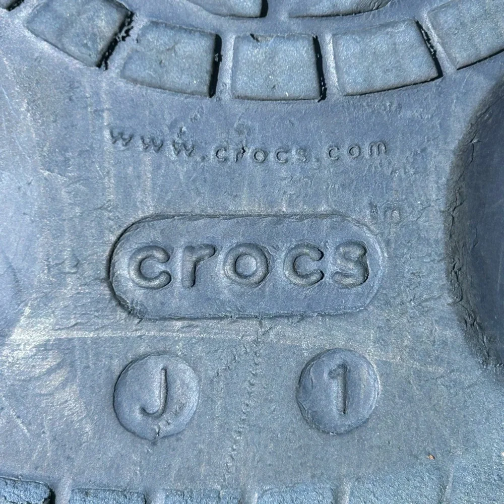 Crocs Kids Classic Slip On Shoe Sandle Clog - Navy Blue Size J1 Some Toe Wear
