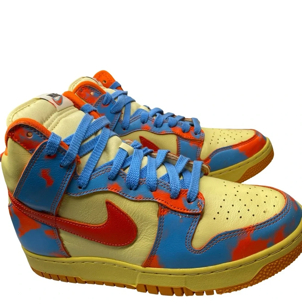 Colorful High-Top Nike  Sneakers with Red Swoosh Woman’s Size 8.5