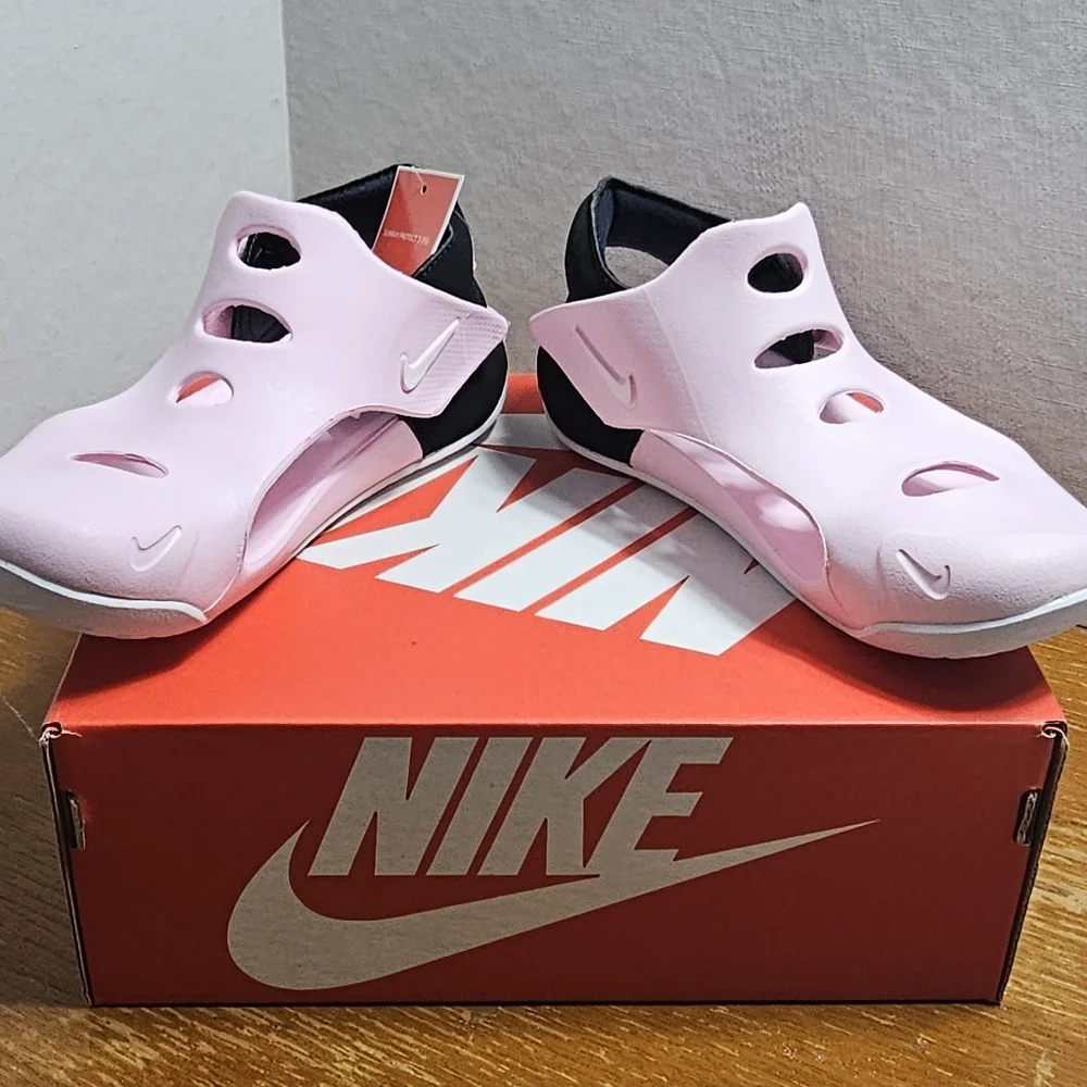 Nike nwt sunray protect