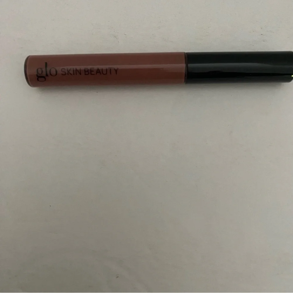 GLO Skin Beauty Conditioning Lip Gloss Secret Agent New Without Box
