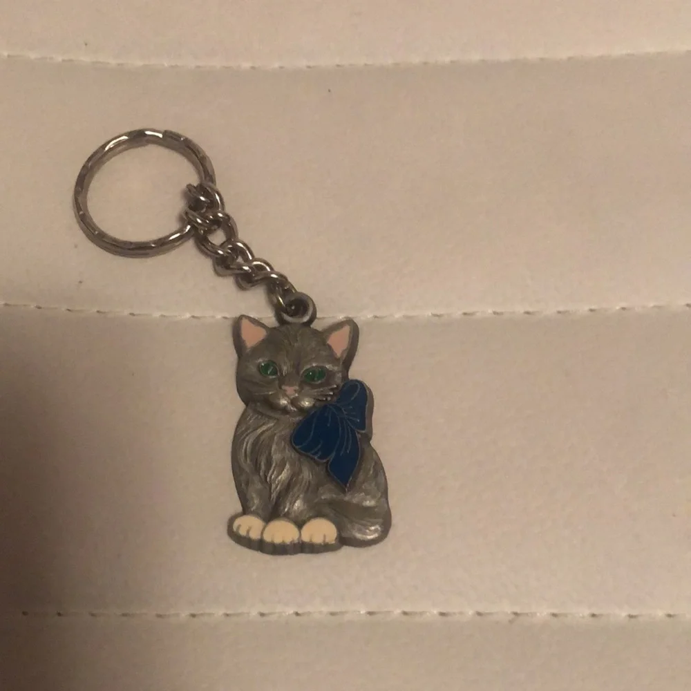 N/A adorable gray